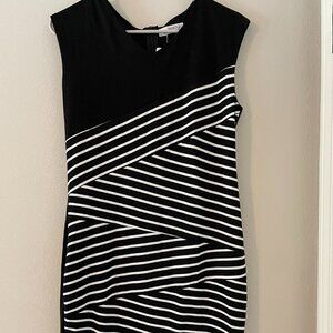 Women's Black & White Cap Sleeve Dress Size Large NWT